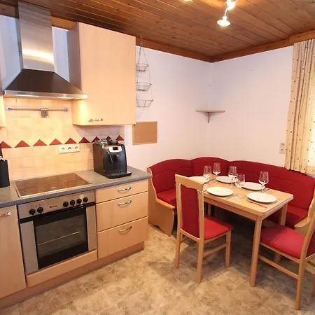 Cozy Near Ski Area In Groayarl *